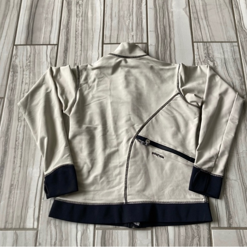 Patagonia Polyester Jacket - image 2